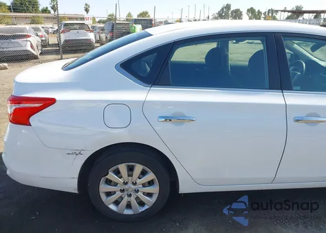 2017 Nissan Sentra S z USA, uszkodzony, nr VIN 3N1AB7AP7HY264064